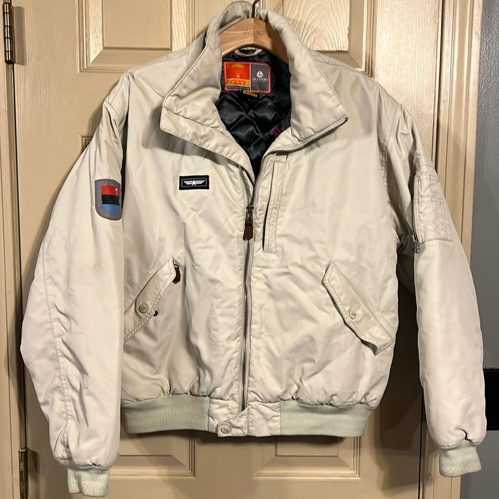 Burton women’s snowboard bomber snow jacket size M